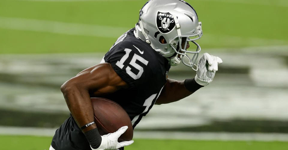 Las Vegas Raiders wide receiver Nelson Agholor stops on a dime for speedy  third-down pickup