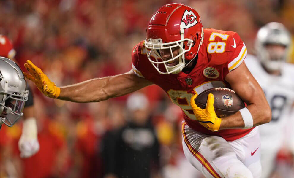 How the Chiefs and Travis Kelce erased a 17-point deficit to beat the  Raiders - The Athletic