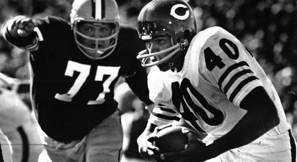 Gale Sayers, Bears legend and “Kansas Comet” dies at 77 - Chicago Sun-Times